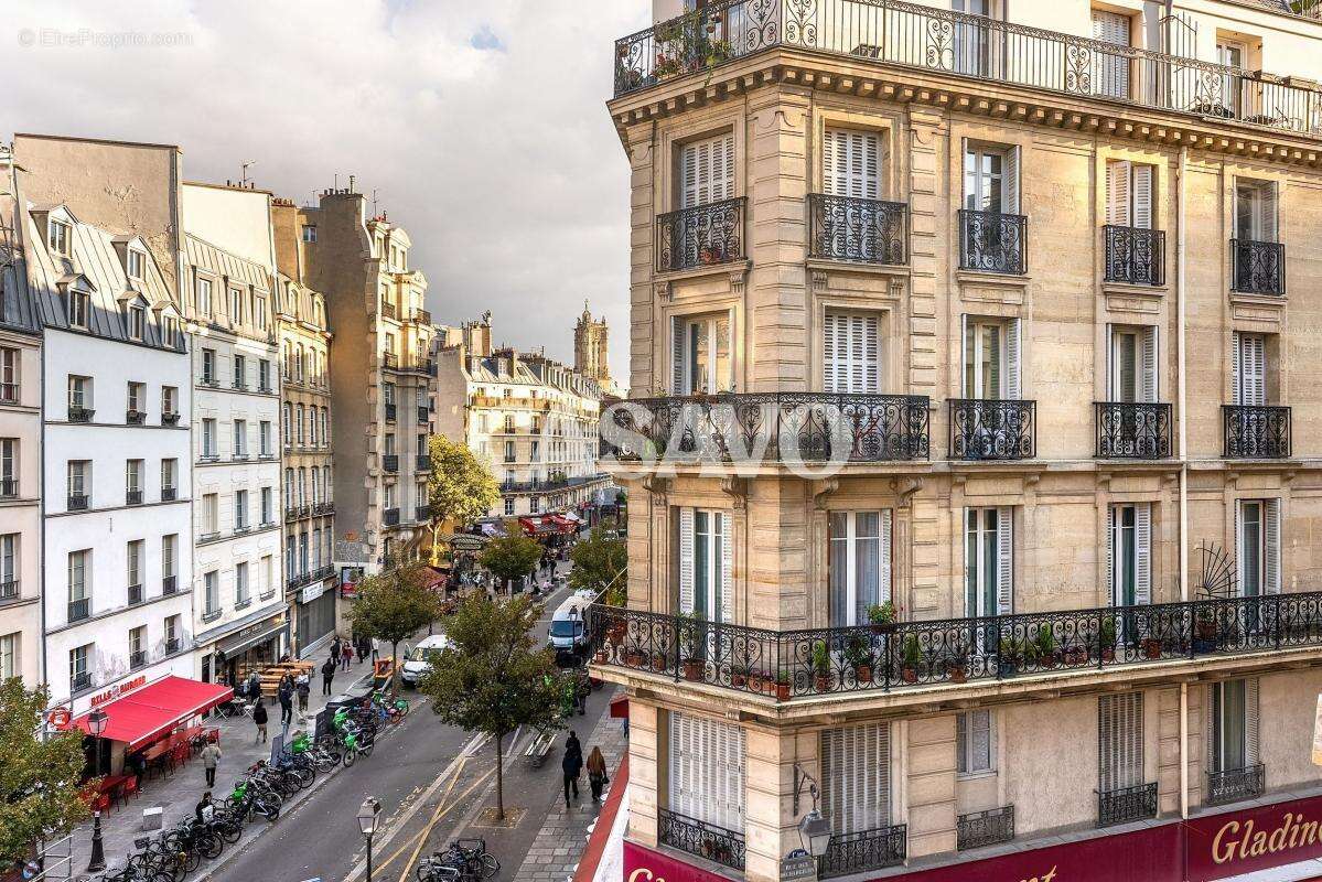 Appartement à PARIS-1E