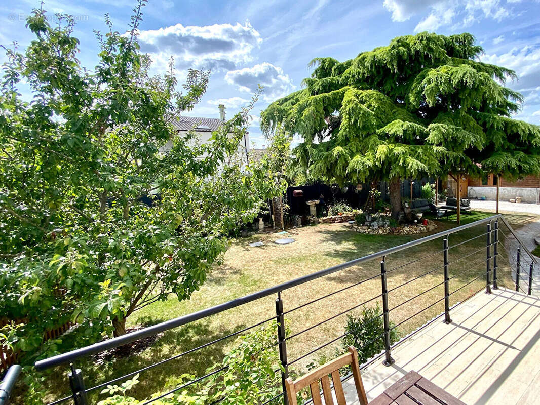 Maison plain-pied 4 chambres, 757 m² de terrain, 12 mins gare ! - photo 4