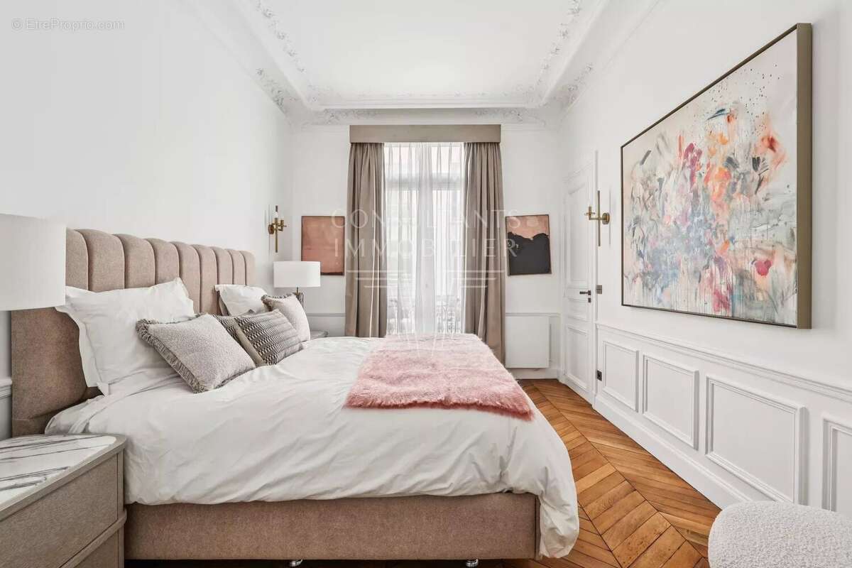 Appartement à PARIS-7E