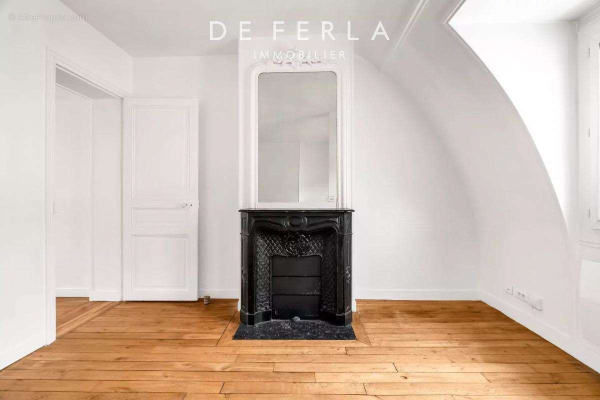 Appartement à PARIS-14E