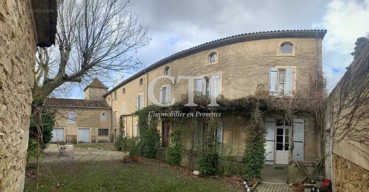 Maison à VAISON-LA-ROMAINE