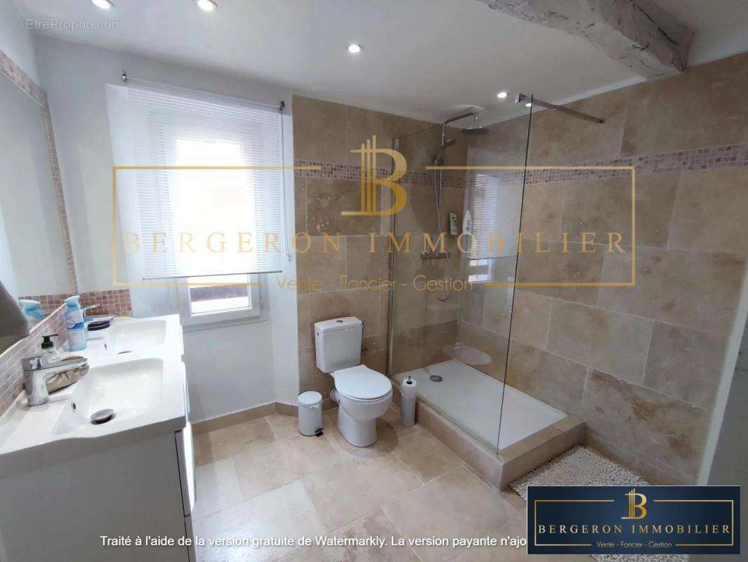 Maison à SAINT-CEZAIRE-SUR-SIAGNE