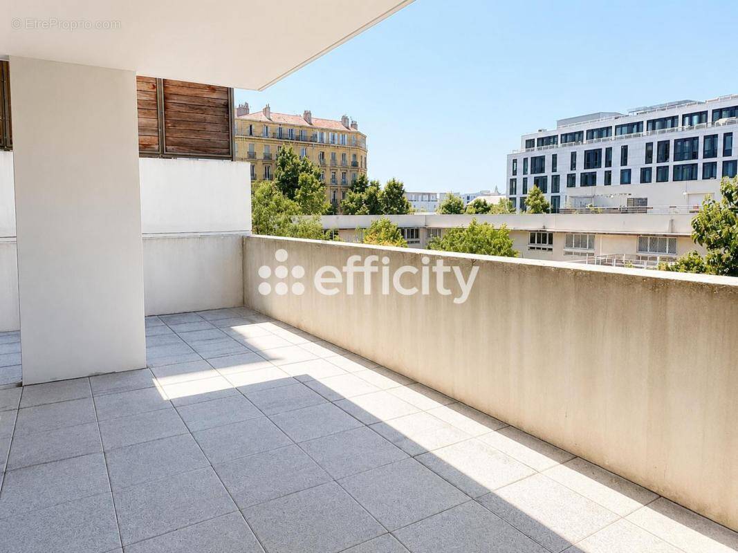 Appartement à MARSEILLE-2E