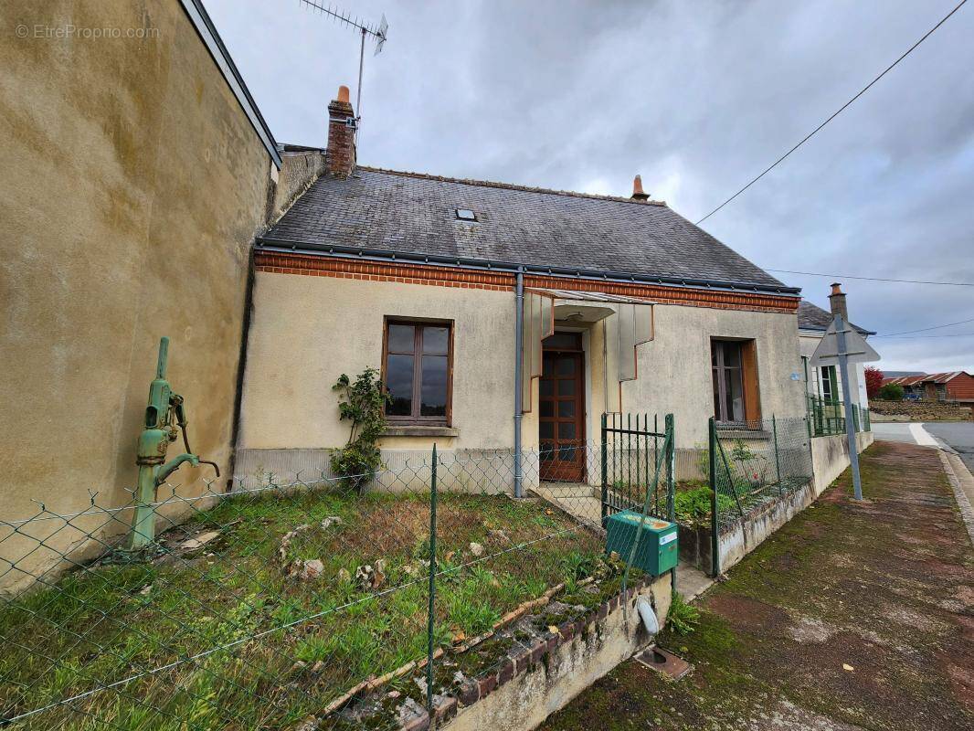 Maison à SARGE-SUR-BRAYE
