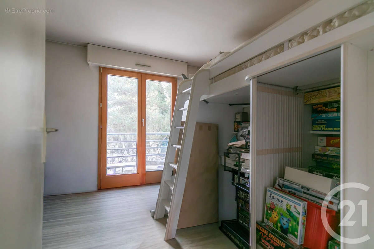 Appartement à SAINT-MAUR-DES-FOSSES