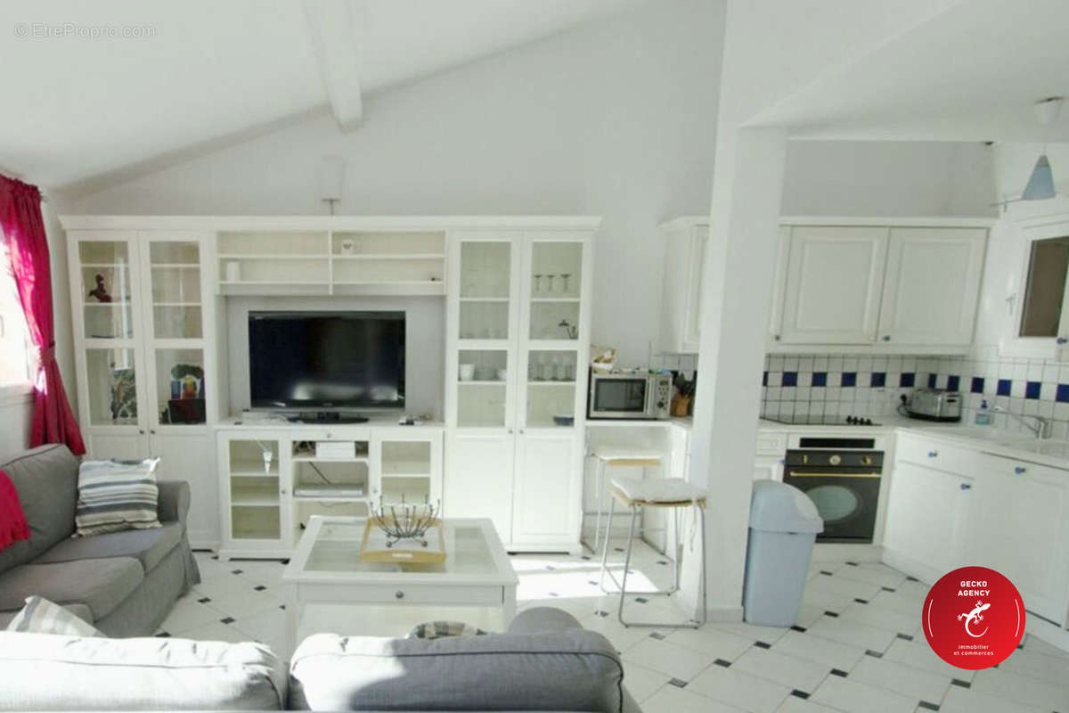 Maison à ROQUEBRUNE-SUR-ARGENS