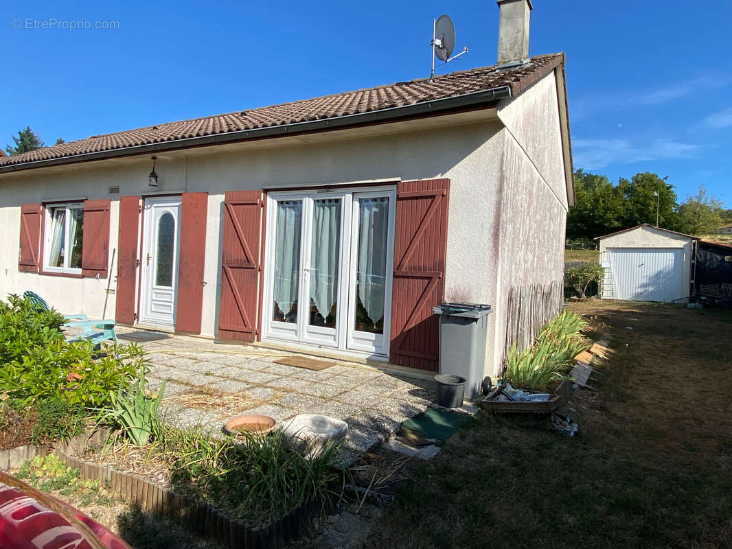 Plain-pied sur 845m2 avec garage a 2 pas du lac ! - photo 14