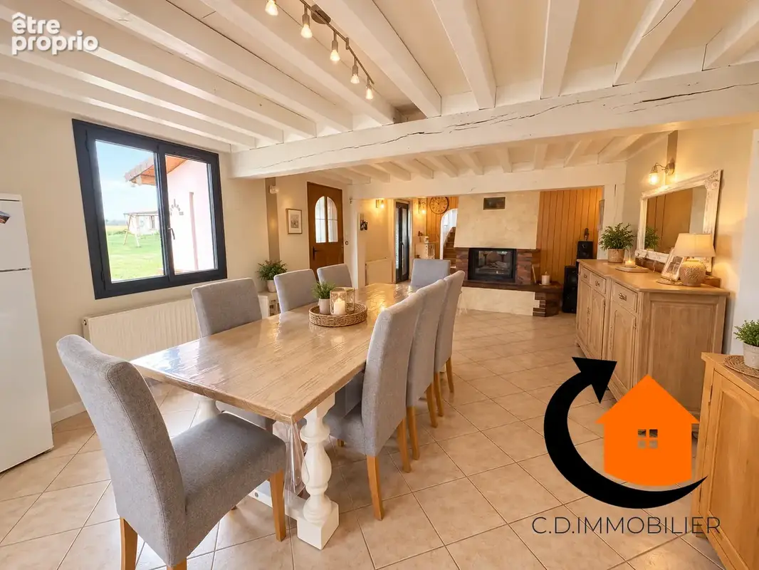FRUNCÉ -  Magnifique longère au calme absolu, 4 chambres, dépendances sur 3 200 m2   Proche Gare - photo 4