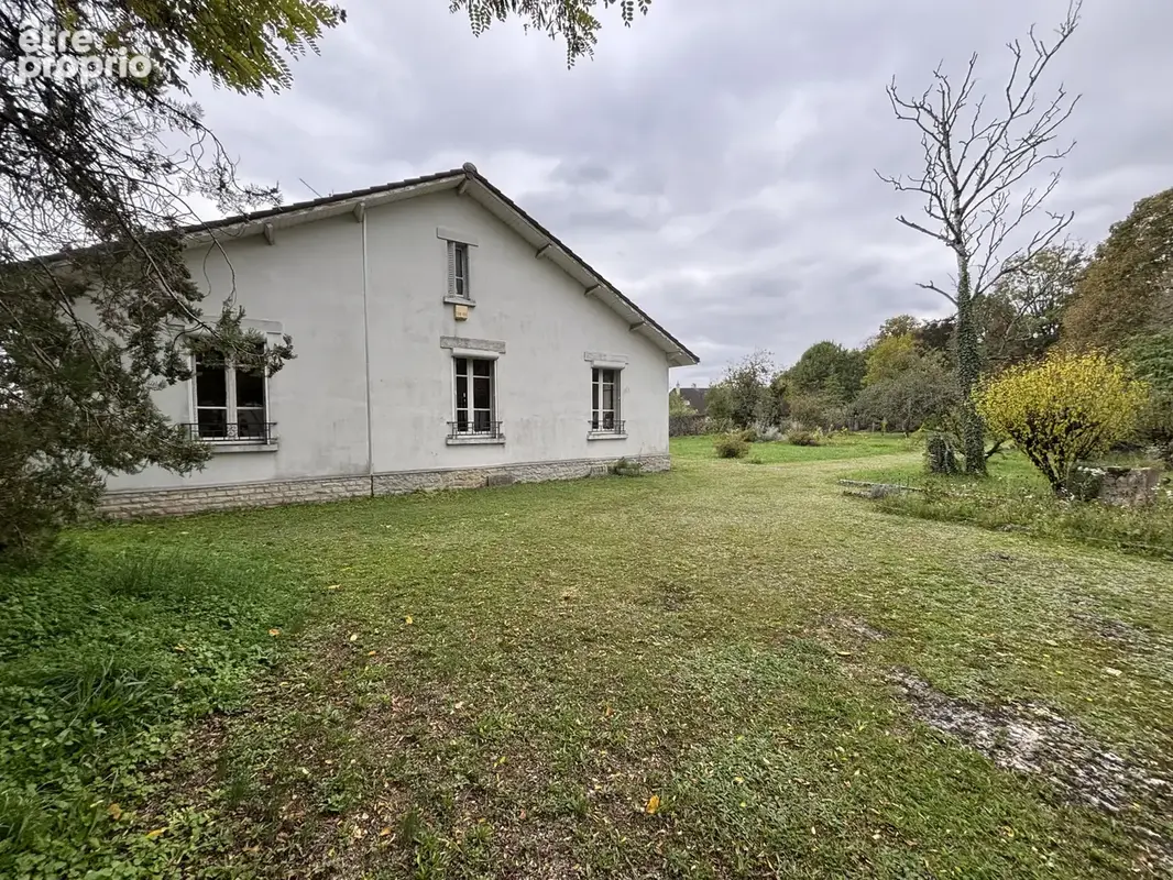CHATILLON SUR SEINE  : Maison de 1930 de plain pied avec 2700m2 de terrain  , atelier, bûcher et dépendance - photo 2