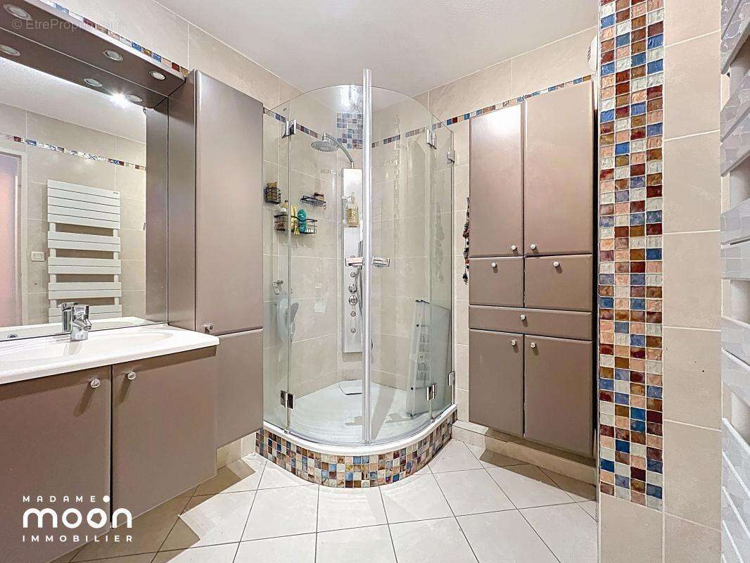 Appartement à OULLINS