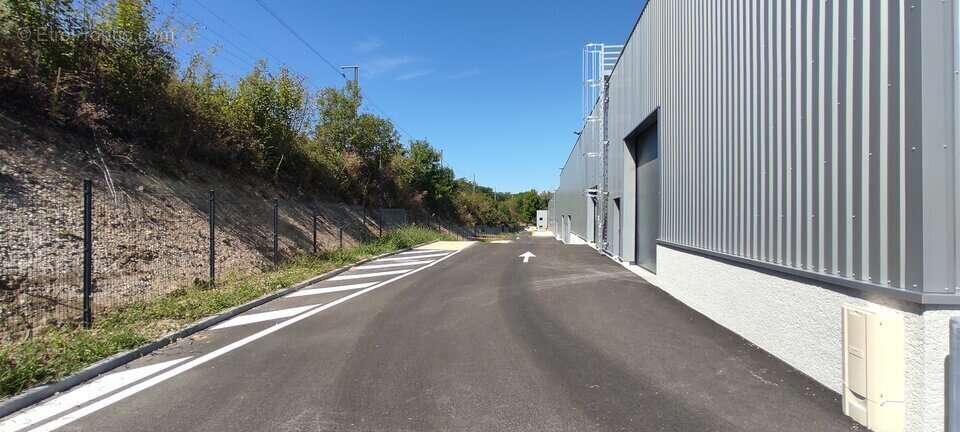 Autre à BOURGOIN-JALLIEU