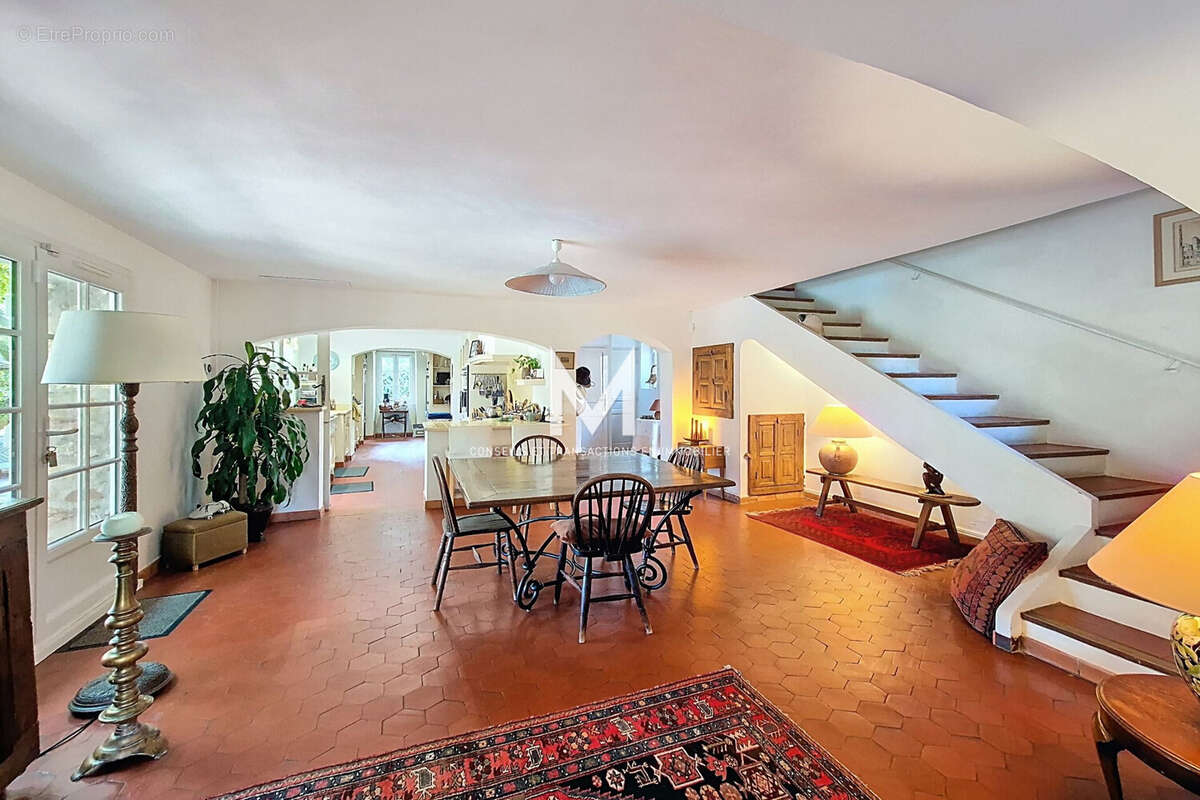 Maison à PLAN-DE-LA-TOUR