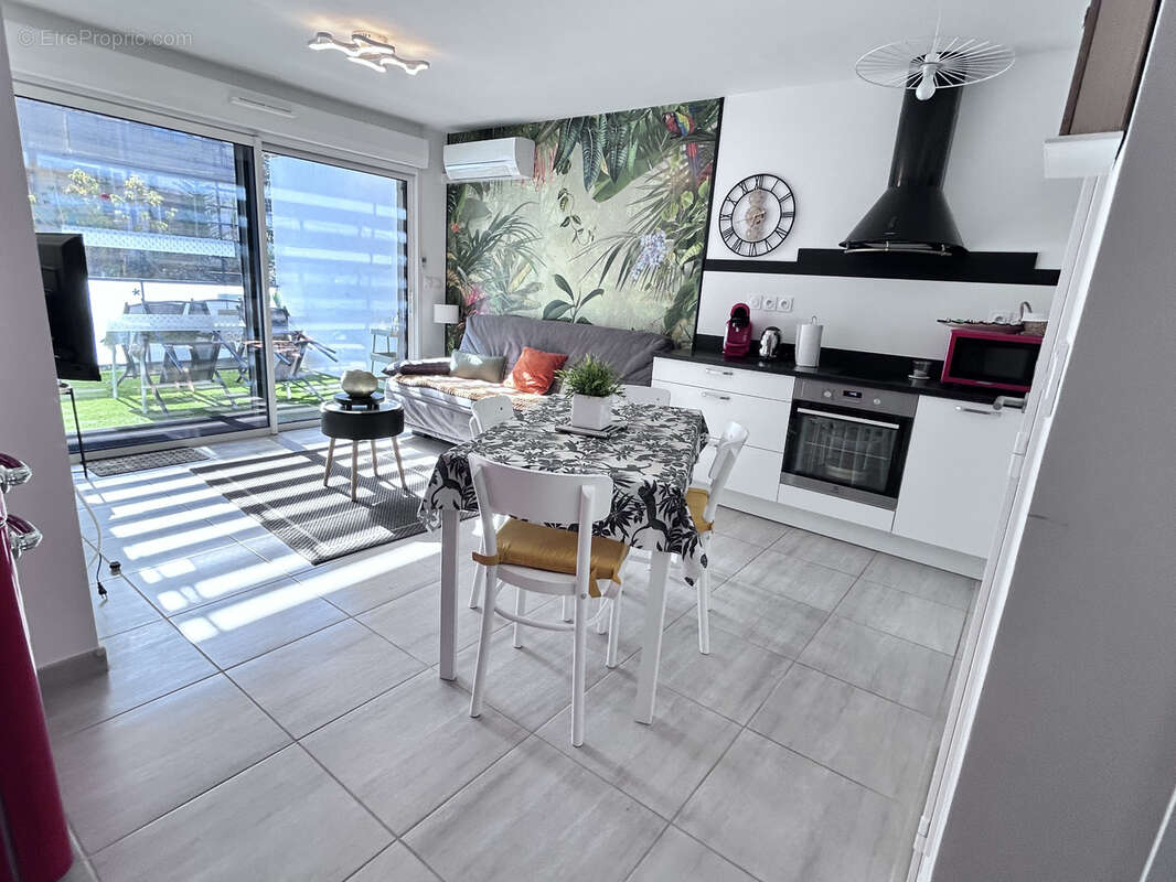 Appartement à SAINT-CYR-SUR-MER