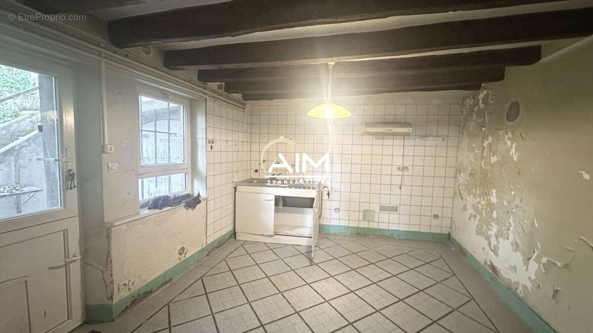 Maison à NAZELLES-NEGRON