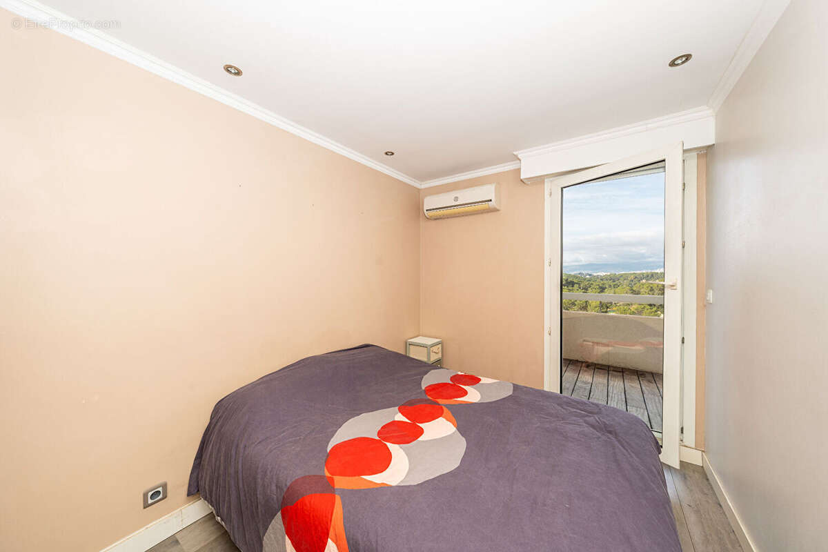 Appartement à MOUGINS