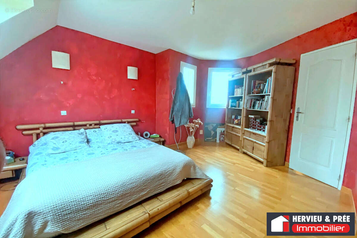 Maison familiale à vendre à Colomby Anguerny, proche de Caen et de la mer, avec 1 422 m² de terrain et 5 chambres - photo 5