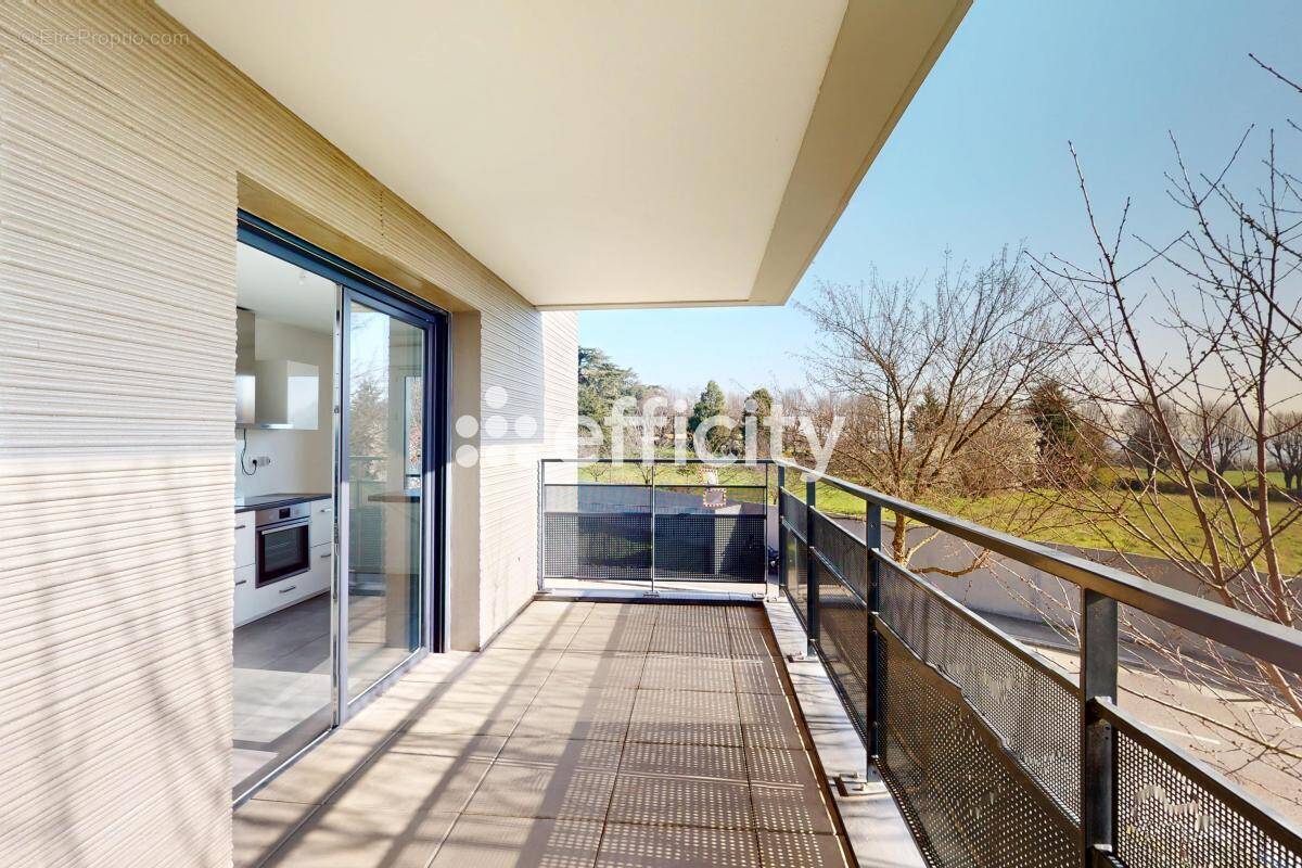 Appartement à SAINT-GENIS-LAVAL