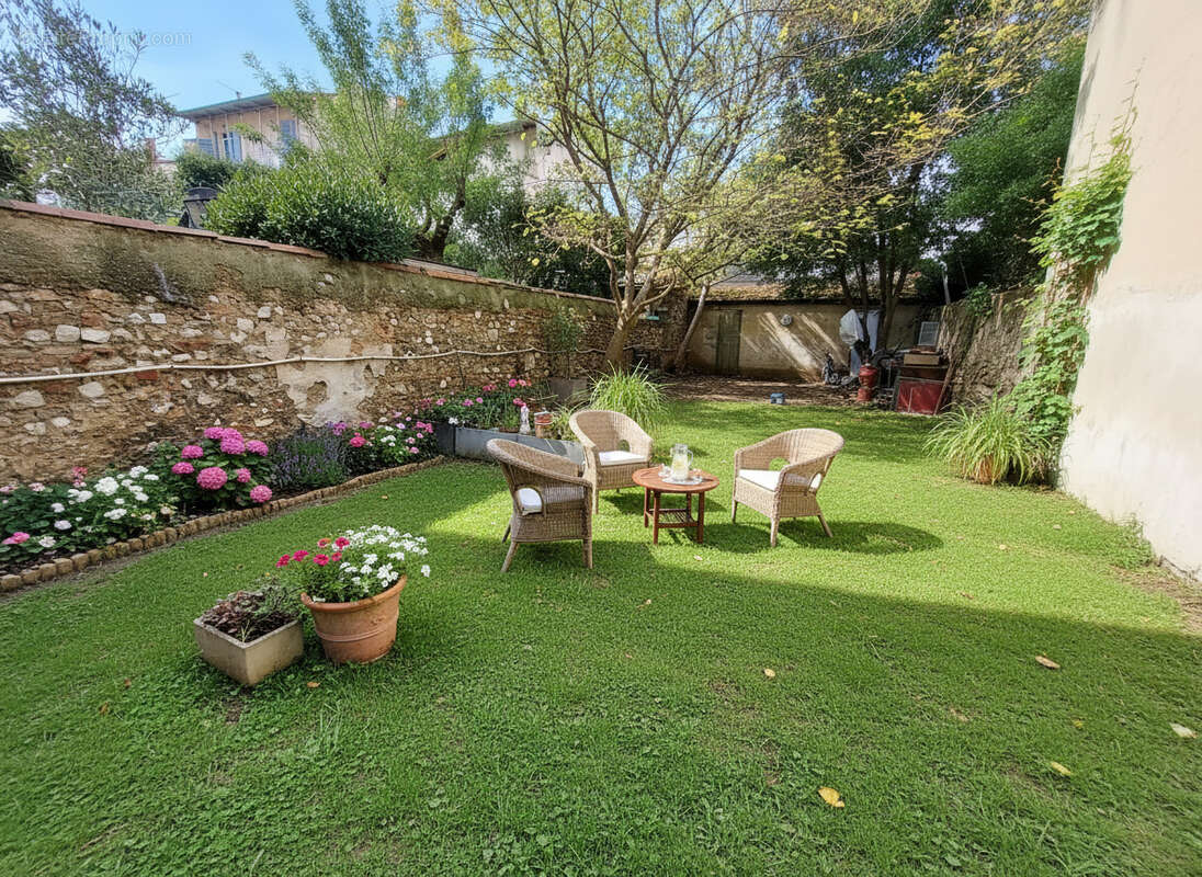 Appartement à MARSEILLE-4E