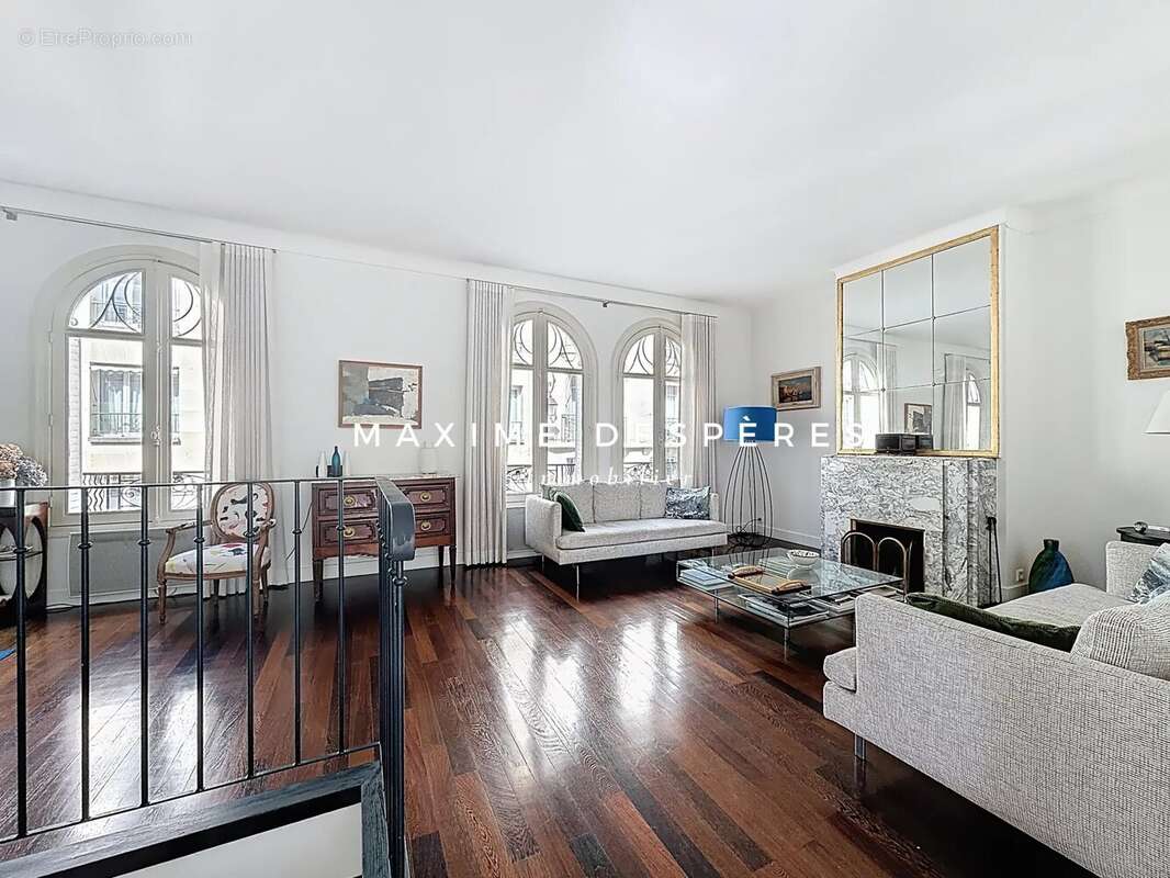 Appartement à NEUILLY-SUR-SEINE