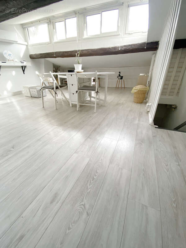 Appartement à MEZE