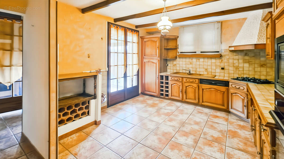 Maison à SAINTE-ANASTASIE-SUR-ISSOLE