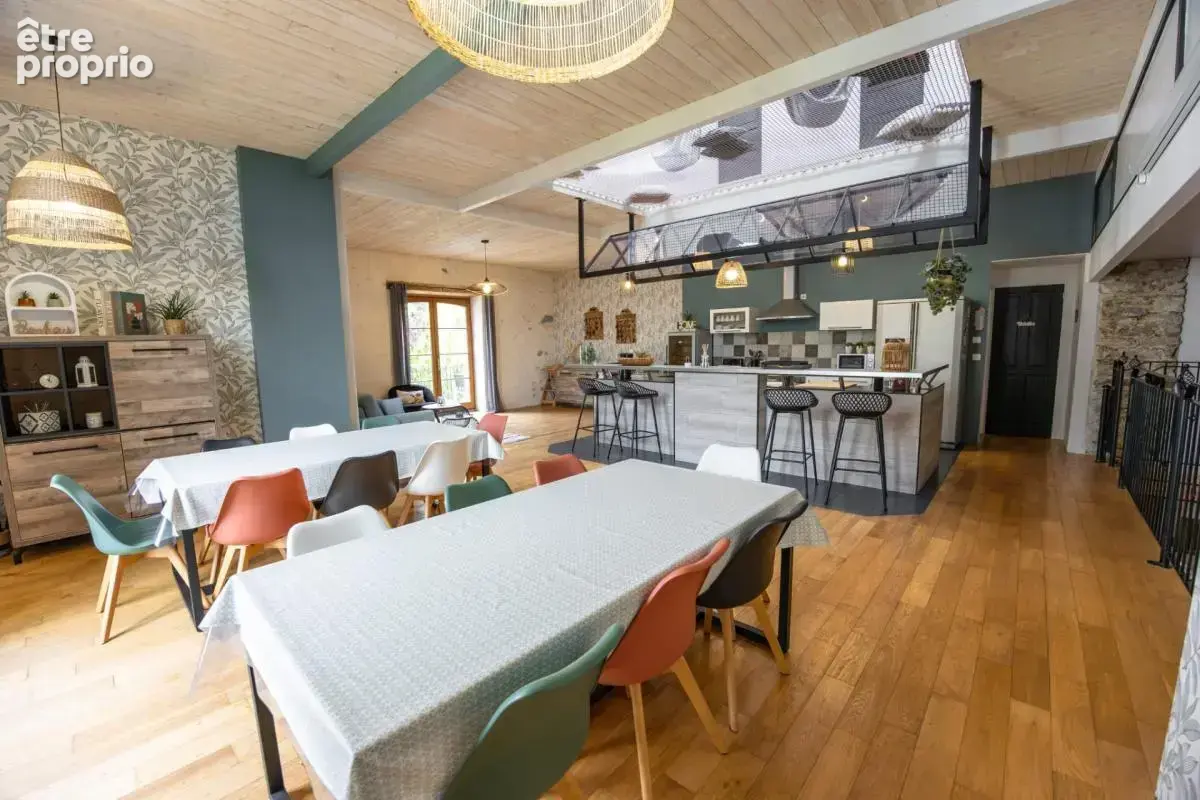 Chavagnes en paillers (85250) - lieu d'exception - ancienne chapelle renovee 6 chambres sur 900m² clos - photo 8