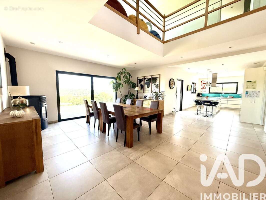 Maison 215 m² à Vouneuil-Sur-Vienne  - photo 5