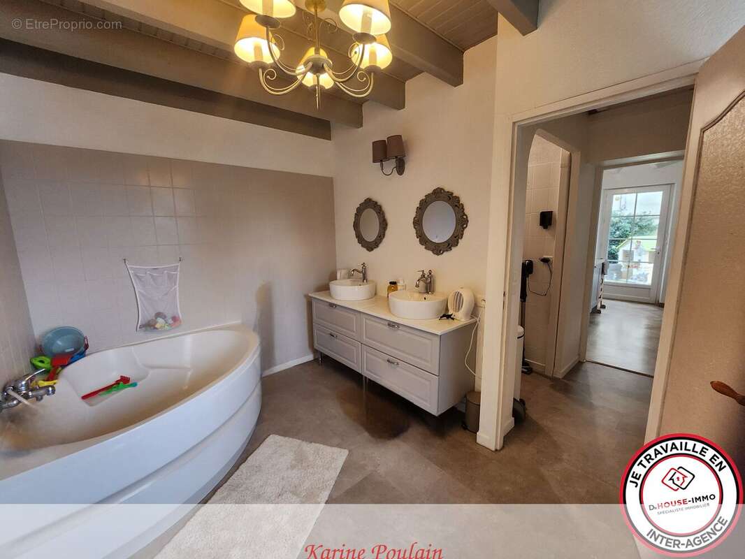 Maison à AMBARES-ET-LAGRAVE