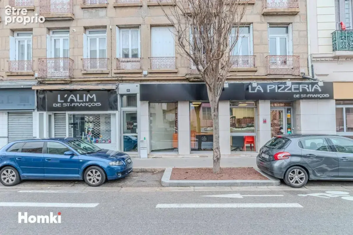 Local commercial T5 de 130m²  Bon rendement - photo 3
