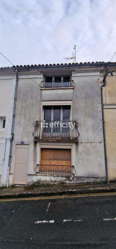 Maison à LA COURONNE