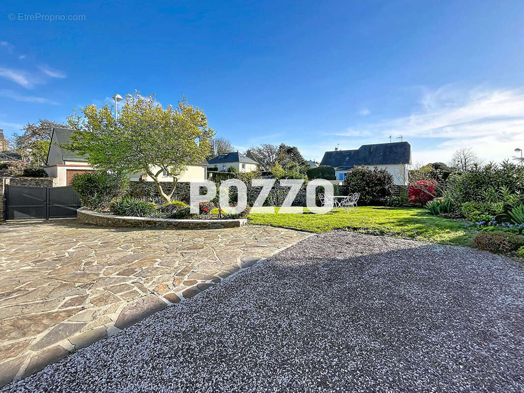 Maison à DONVILLE-LES-BAINS