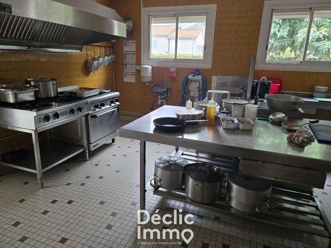 À VENDRE - Exceptionnel Hôtel-Restaurant clé en main avec licence IV + maison attenante - photo 9