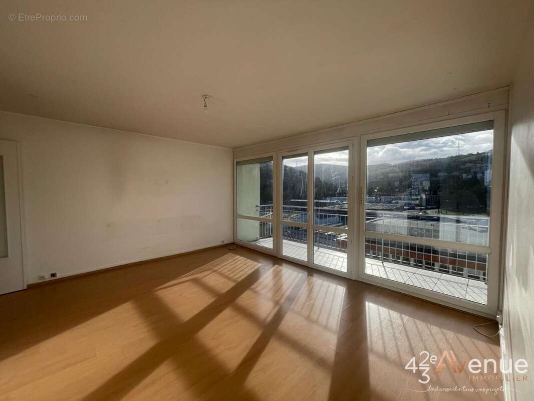 Appartement à SAINT-ETIENNE