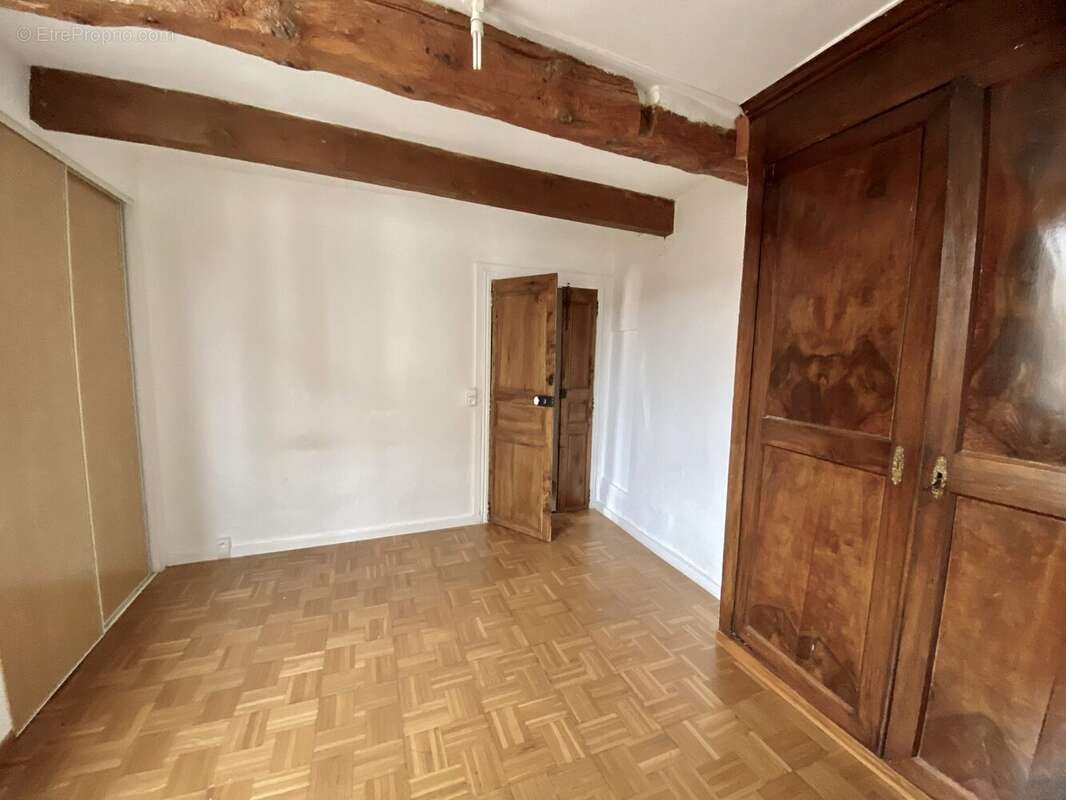 Maison à CREISSAN