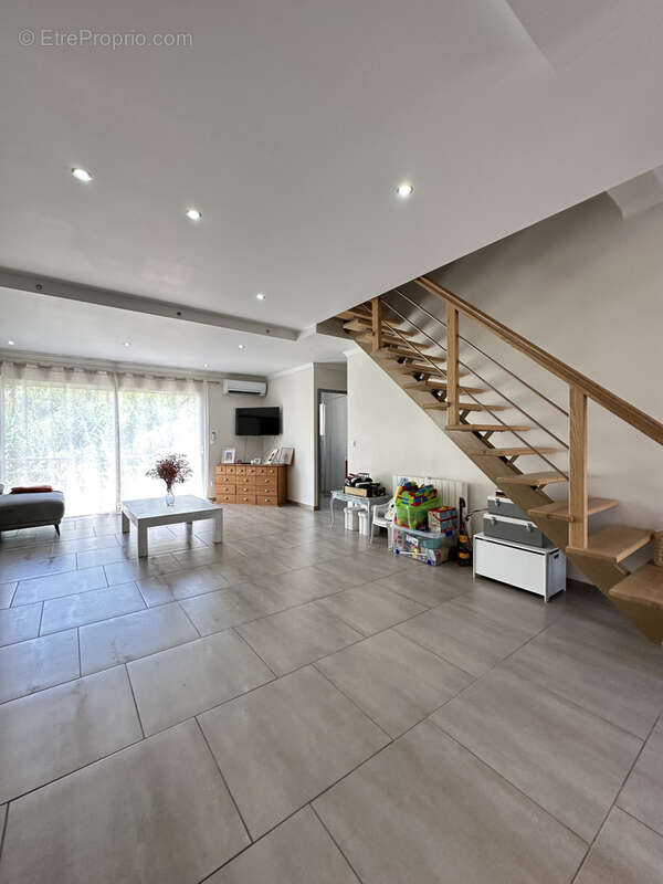 Maison 3 chambres, garage, sous-sol, terrasses - photo 4