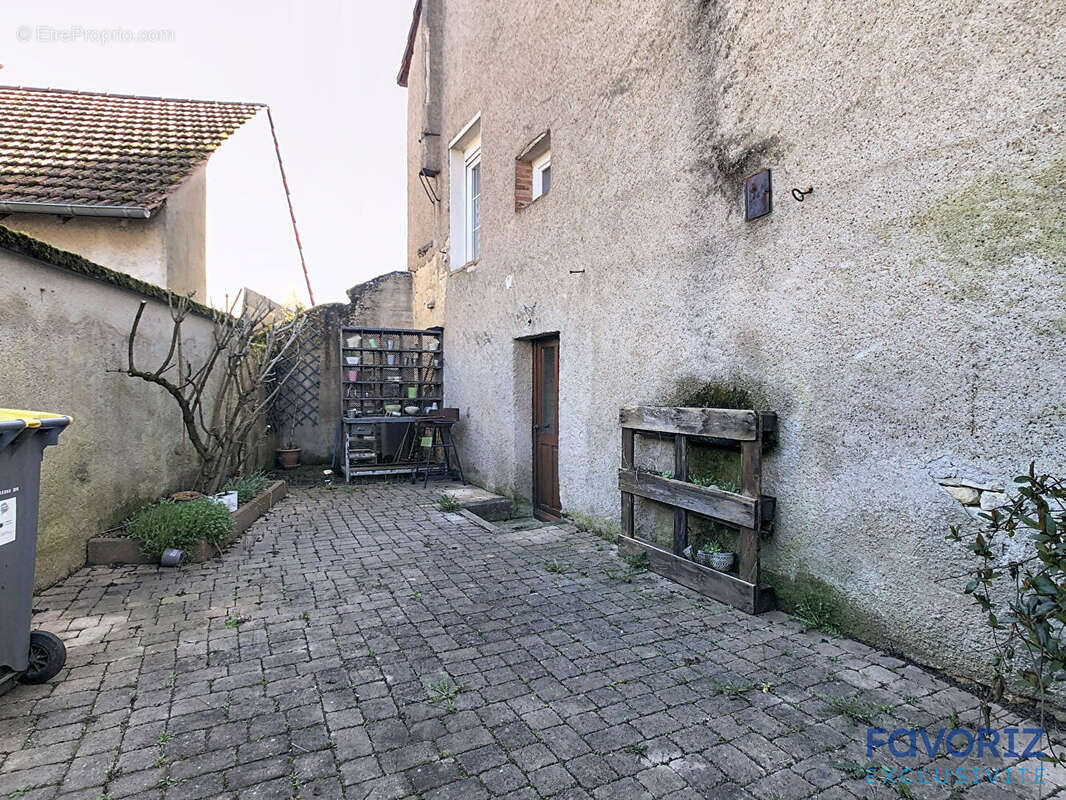 Maison à FONTAINE-FRANCAISE