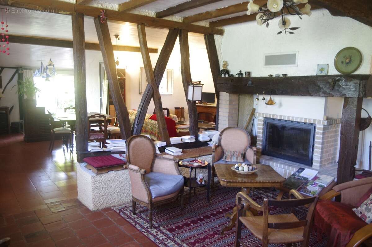 à VENDRE  proche Aignan  propriété de charme  sur 3646 m² de terrain avec piscine et Gîte séparé - photo 4