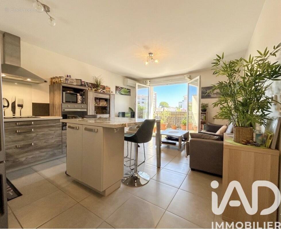 Photo 1 - Appartement à MARSEILLE-12E