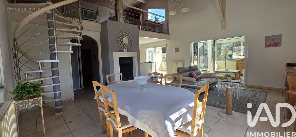 Photo 1 - Maison à BLANQUEFORT