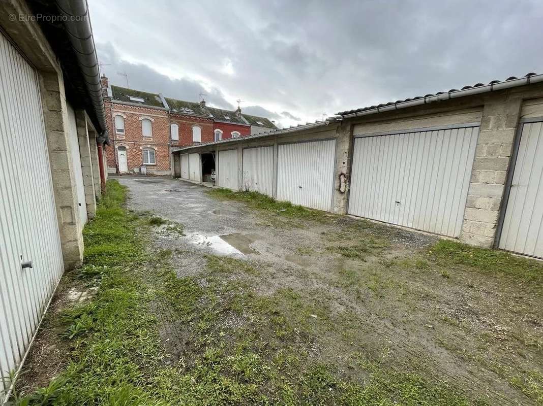 Parking à SAINT-QUENTIN