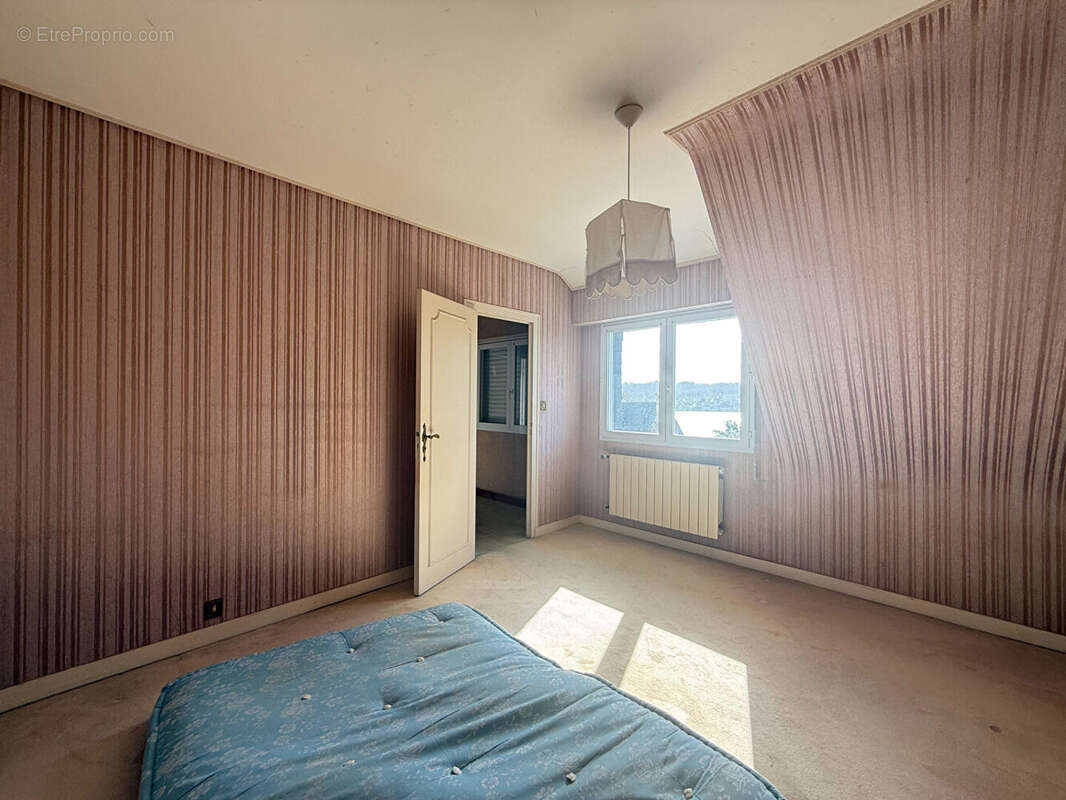 Maison à LE RELECQ-KERHUON