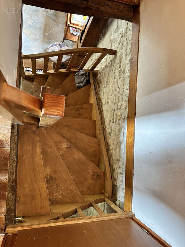 Maison à SAINT-ROMAIN-SUR-GIRONDE