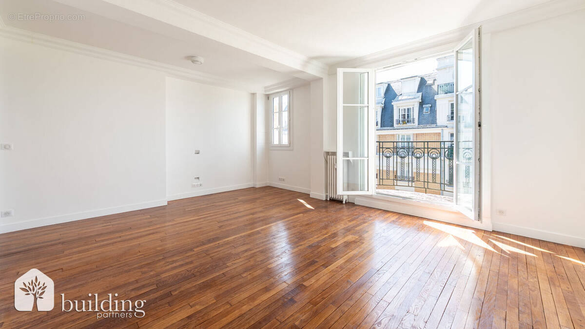 Appartement à PARIS-17E