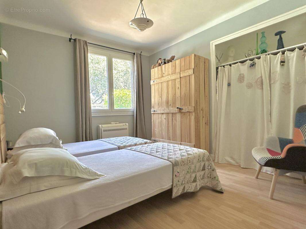 Maison à MONTAREN-ET-SAINT-MEDIERS