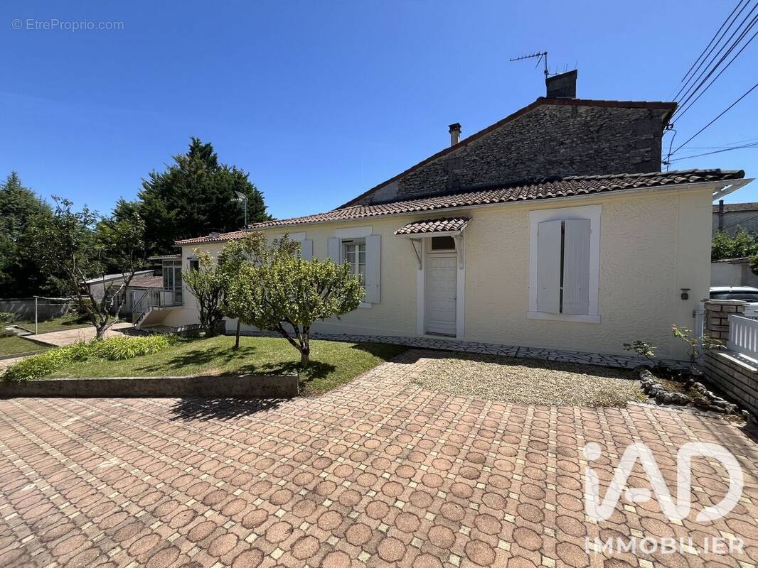 Photo 1 - Maison à COGNAC