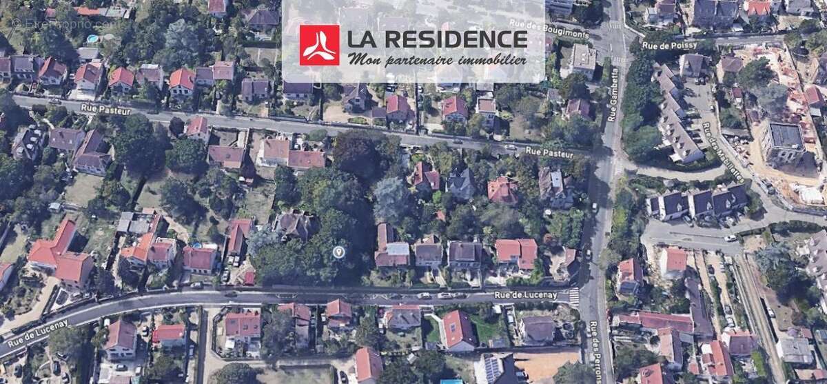 Terrain à LES MUREAUX