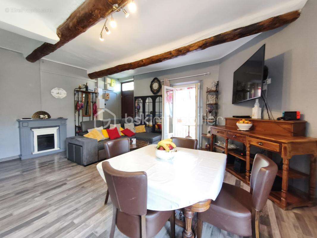 Maison à SAINTE-TULLE