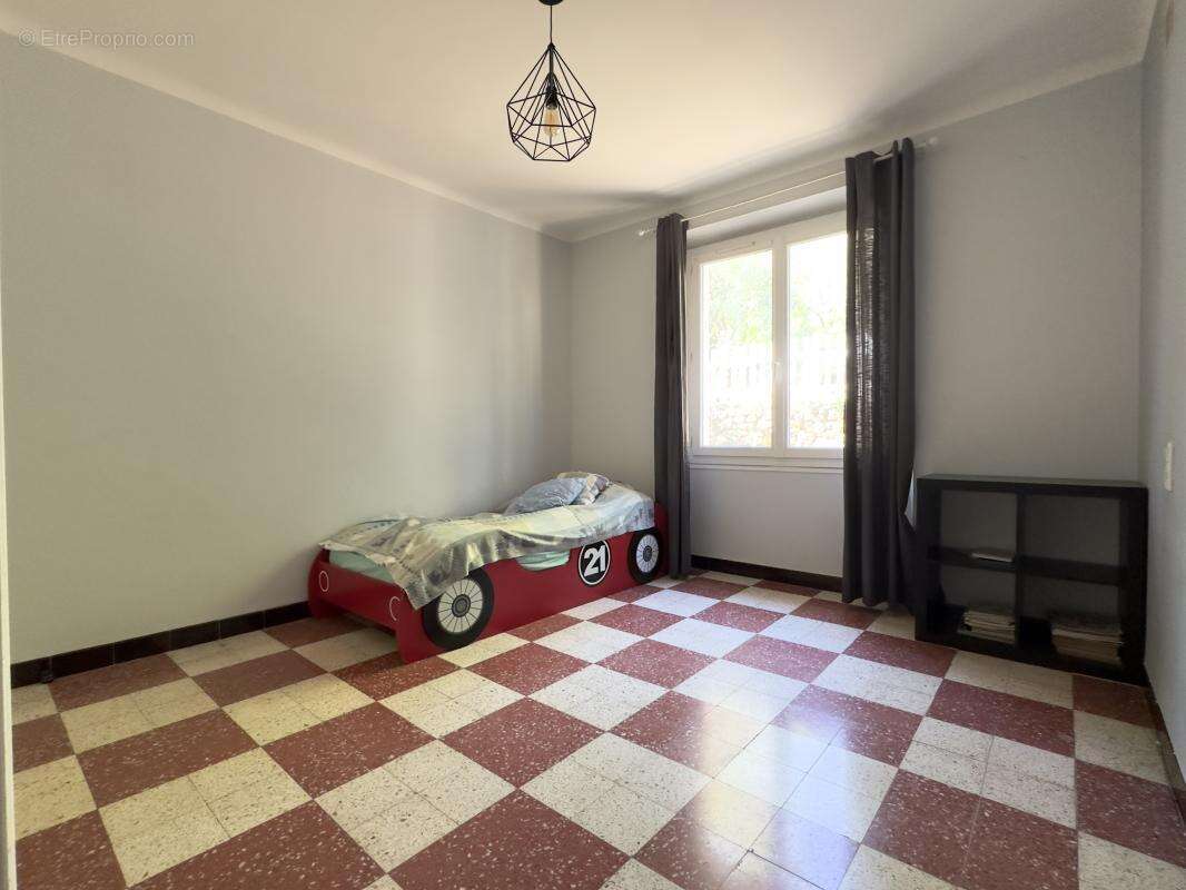 Maison à LES SALLES-DU-GARDON