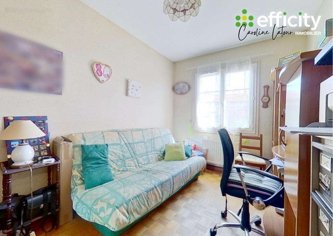 Maison à MONTROND-LES-BAINS