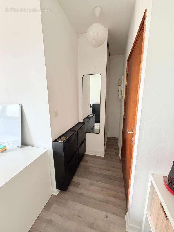 Immeuble de caractère - T2 Dernier étage - Vue dégagée - Aucuns travaux - photo 8